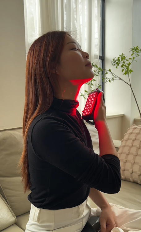 Handheld Red Light Therapy Device Ultra-Compact & Portable BP180A
Professional-Grade LED Light Therapy for OEM/ODM & Wholesale Partners